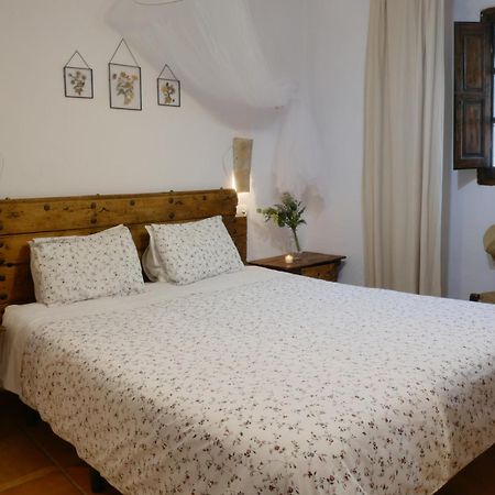 Cortijo La Gineta Pension Alcalá la Real Buitenkant foto
